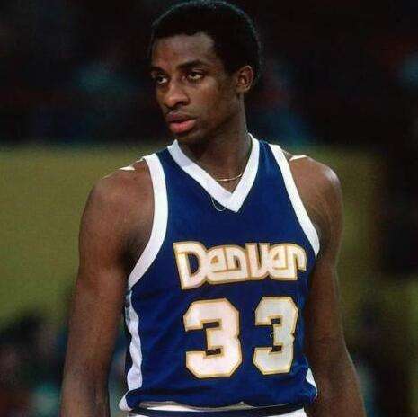 维尔茨闪耀英超！利物浦新星如何策动首球并当选最佳球员？（维尔茨点亮英超：利物浦新星如何打破僵局并荣膺全场最佳）