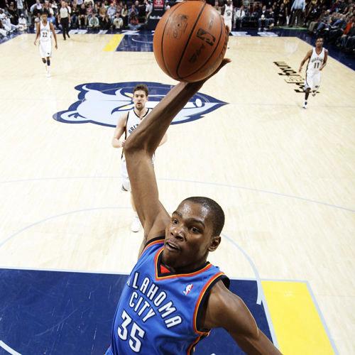 炸锅了！皇马挖萨拉赫放猛料：用巴西国脚做交换！（皇马追逐萨拉赫，或以巴西国脚为交换筹码）