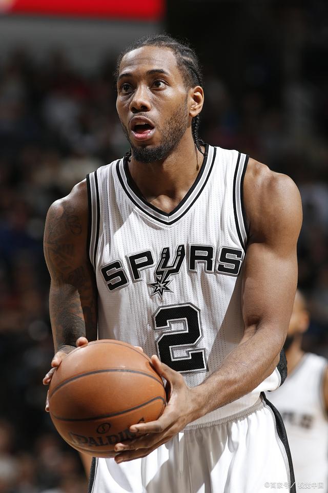 国米迎来6分之战！右路首发奥古弃攻主守，全面遏制对手两核心！（国米迎六分大战：右路首发奥古重防轻攻，全面压制对手双核）